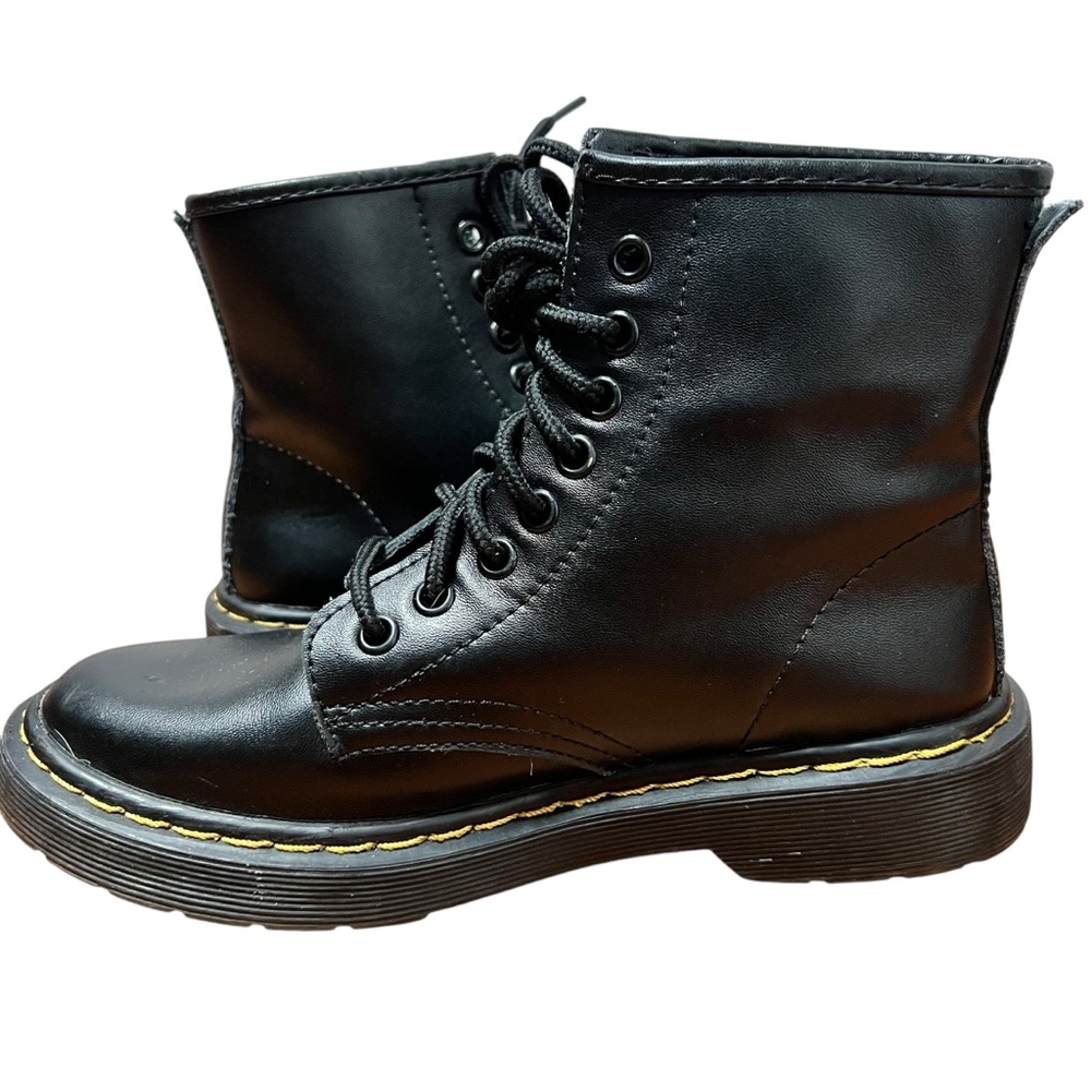 Boots‎ Women's size 7 Combat Faux Leather On Lace-Up Motorcycle Biker Black Goth